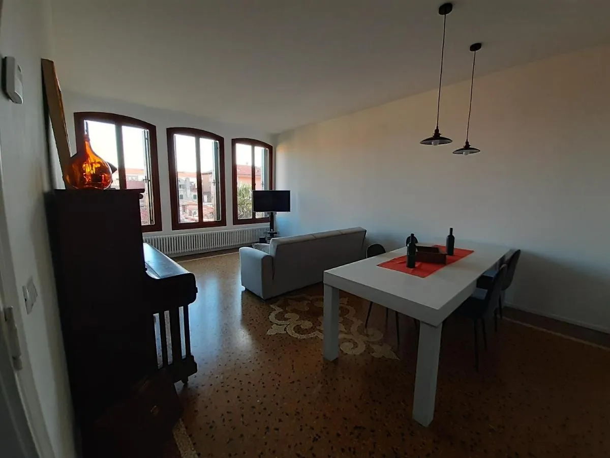 Sunrise Apartment in Giudecca Venezia